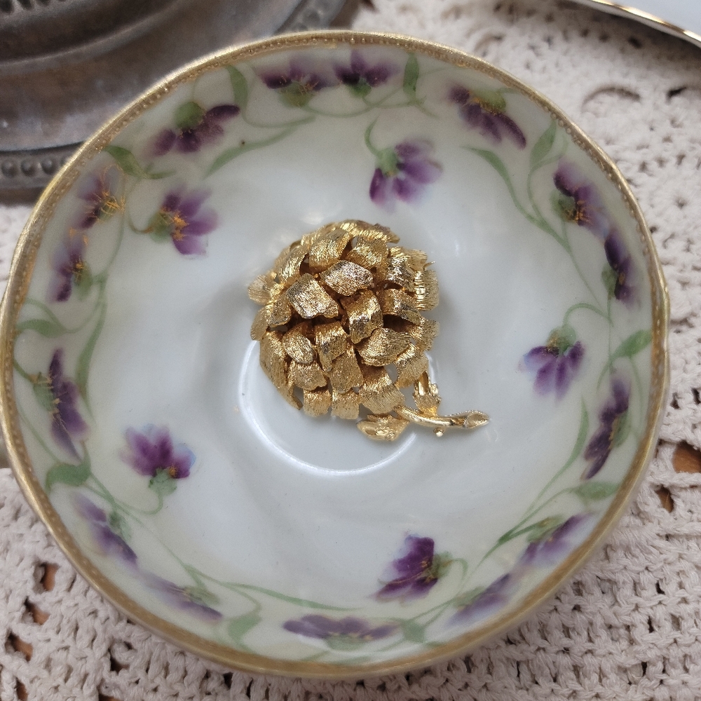 Vintage Golden Flower Brooch